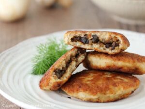Куриные котлеты с грибной начинкой
